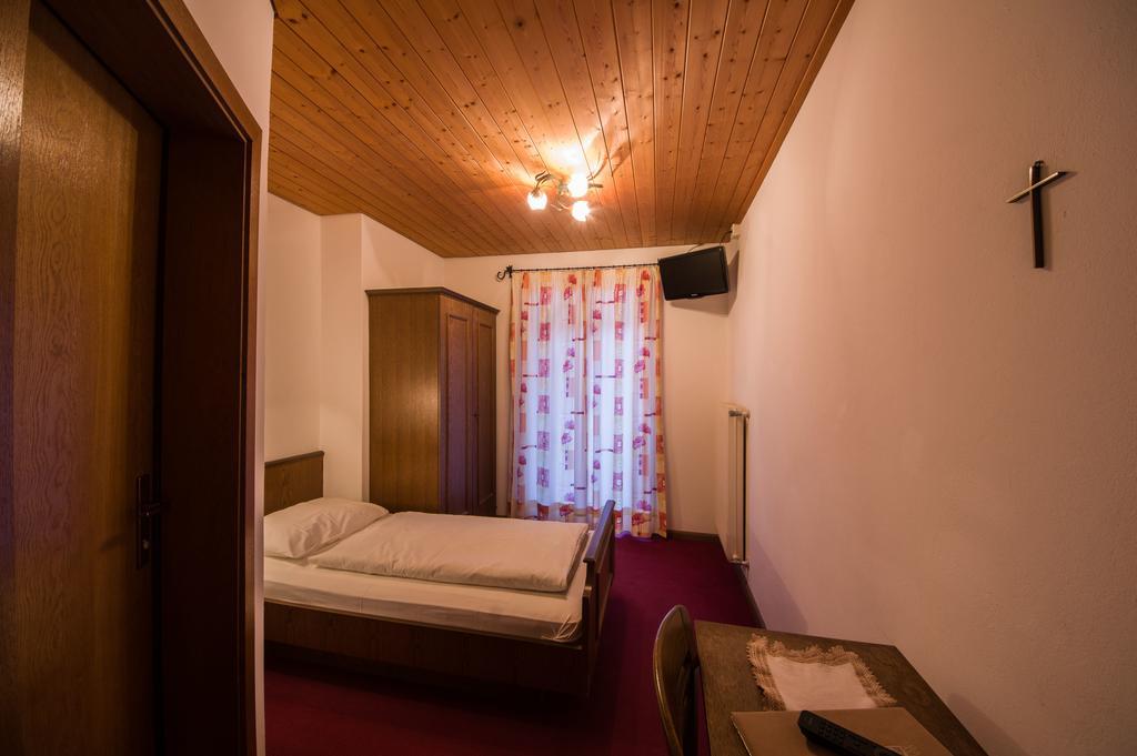 Gasthof Loewen Nova Levante Chambre photo