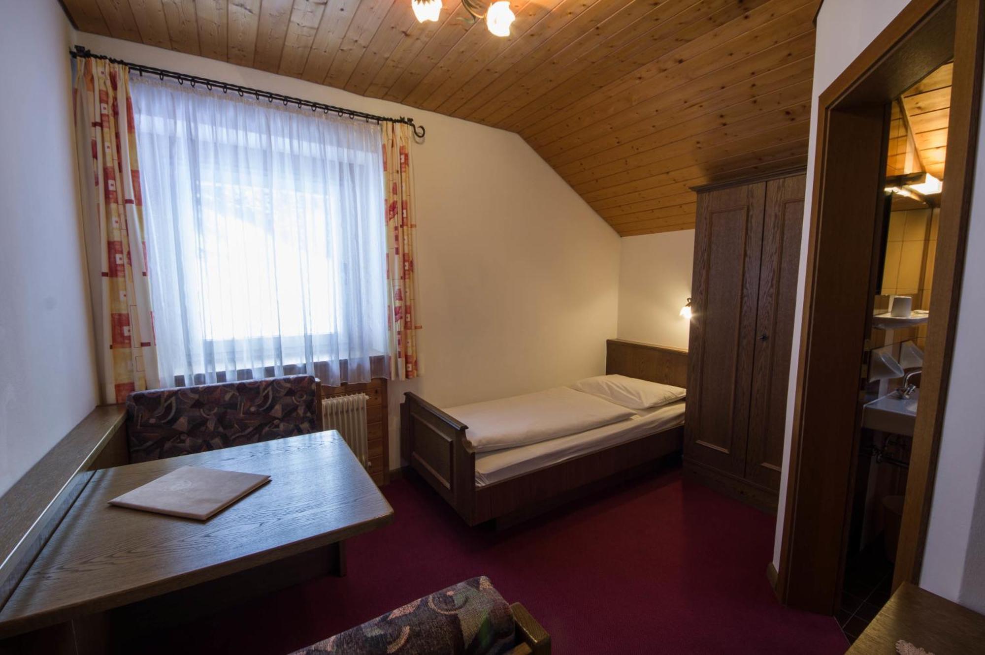Gasthof Loewen Nova Levante Chambre photo